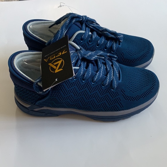 Zeba Step in sneakers, no bending over to put these on. Sapphire Blue size 8 NWT - Picture 4 of 13